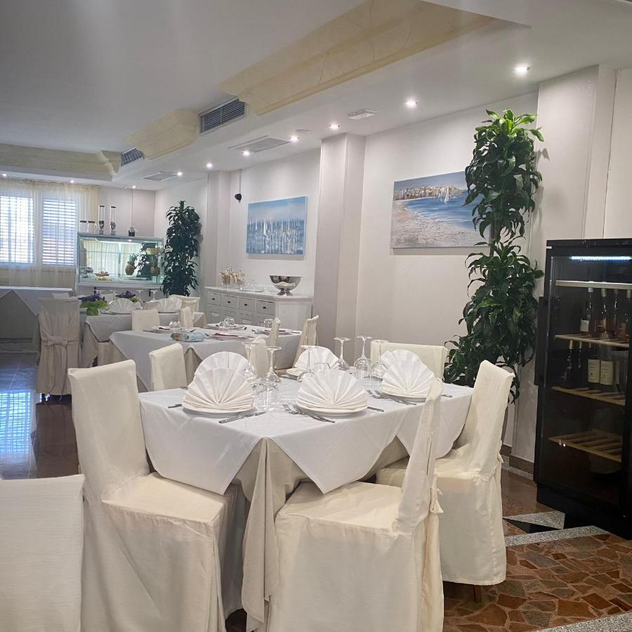 Porto Cesareo Hotel Exteriör bild