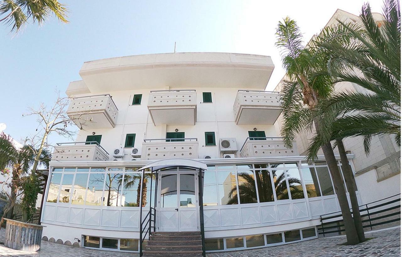 Porto Cesareo Hotel Exteriör bild